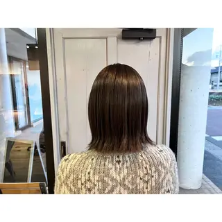 ミディアム カラー ツキダテ ユイのヘアスタイル