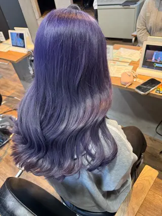 ロング カラー Eleanor spa&treatment 札幌店内にあるシェアサロン【WHITE】所属・シルクハイトーン / 髪質改善🦋MIKUのヘアスタイル