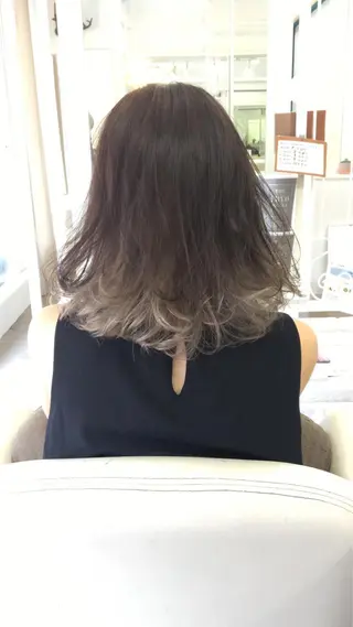 ミディアム カラー Tina所属・「Tina」一木 智之のヘアスタイル