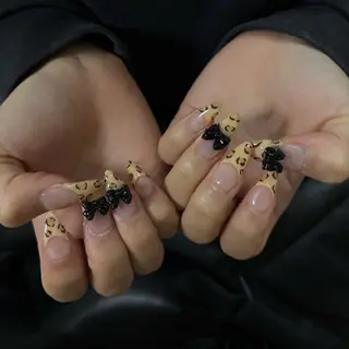 ネイル private salon Aola所属・TSUKI 🩶のネイルデザイン