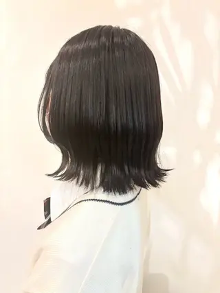 ミディアム イナイ ハルカのヘアスタイル