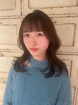 ミディアム 長野 温佳のヘアスタイル