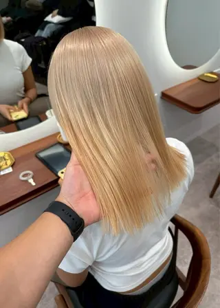 ロング カラー 🎨立川ブリーチ/ moc🍀shuriのヘアスタイル