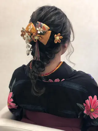 セミロング ヘアアレンジ クレオヘアー久米川サロン所属・沼津 加奈のヘアスタイル