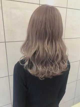 セミロング 髪質改善　縮毛の達人 矢井由真のヘアスタイル