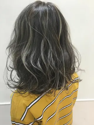 カラー 早川 真幸のヘアスタイル