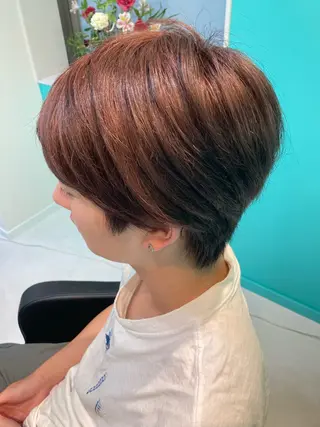 ショート カラー 🫧透明感✨ブリーチ 💫ダメージレス🫧のヘアスタイル