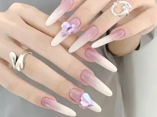 ネイル Dark honey池袋店所属・佐藤 アリアのネイルデザイン