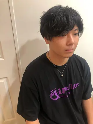 パーマ メンズ MIOベージュカラー 柔らかいカラーのヘアスタイル