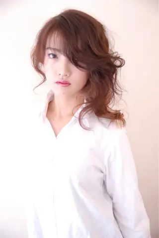 セミロング パーマ DiMPlE  ディンプル所属・🌸スタイリスト 山浦美恵のヘアスタイル