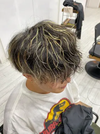 カラー メンズ 内田 穂乃香のヘアスタイル