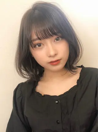 ミディアム カラー 宇田川 結菜のヘアスタイル