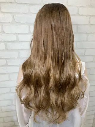 ロング 愛されハイトーン 🍓YURINAのヘアスタイル