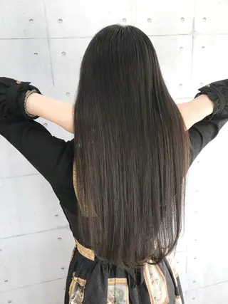 ロング 高木 麻知子のヘアスタイル