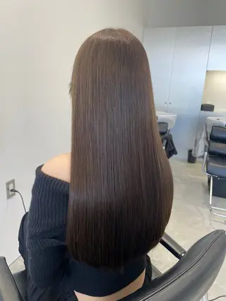 ロング KELLY MITO所属・鶴町 桃香のヘアスタイル