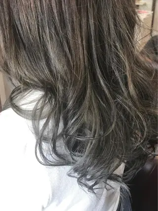 ロング 森 宇旦のヘアスタイル