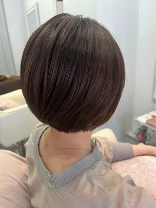 ショート ツヤ感カラー🎀 本美冴のヘアスタイル
