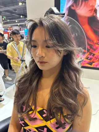 ロング カラー 必ず似合わせます/ レイヤー/石戸谷海斗のヘアスタイル