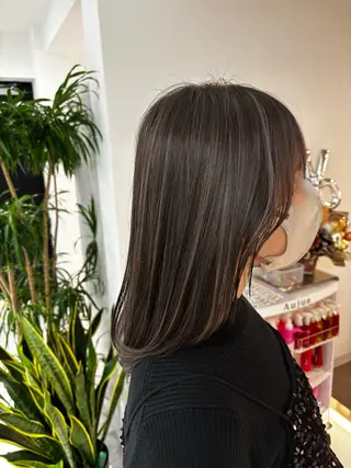 ミディアム カラー GRAFICA所属・GRAFICA チサのヘアスタイル