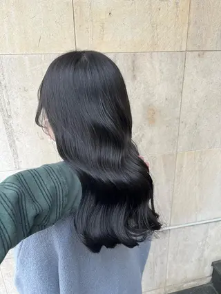 セミロング カラー ブリーチなし✨艶髪 カラー𓃲YAGIのヘアスタイル