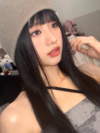 カラー zina / hiyoriのヘアスタイル