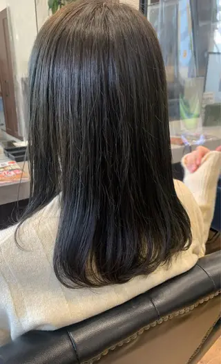 セミロング カラー 美容しょうへいの店所属・吉川 茉由子のヘアスタイル