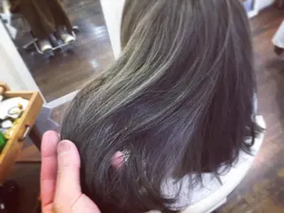 カラー Brooch ブローチのヘアスタイル