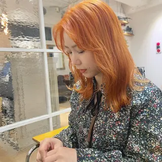 セミロング カラー ネイル ハイトーン&暗髪🔥 表参道二刀流マエダのヘアスタイル