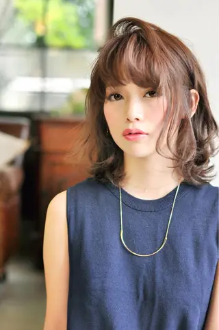 ミディアム Euphoria 【ユーフォリア】のヘアスタイル