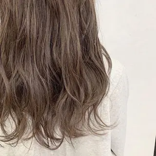 セミロング カラー 丸山 明日香のヘアスタイル