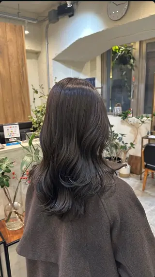 ミディアム ブリーチ/パーマ ／まなみ🤍のヘアスタイル