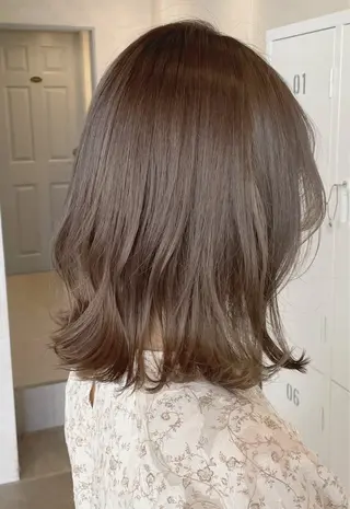 ミディアム Eliss堀江所属・あかさき ゆみのヘアスタイル