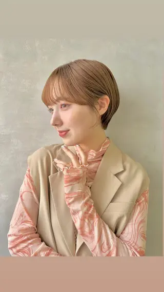 ショート カラー ベージュ🧸🤎/ブ リーチ/あかね🕊️のヘアスタイル