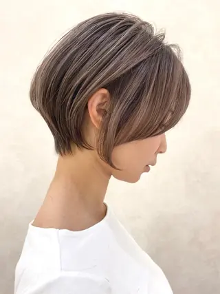 ショート カラー 明るい白髪染め専門店兵庫駅前店所属・山口 一馬のヘアスタイル