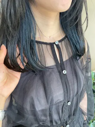 ミディアム カラー 吉田 真尋のヘアスタイル