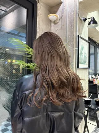 ロング カラー KAEDE🌺Wカ ラー/ホワイトカラーのヘアスタイル