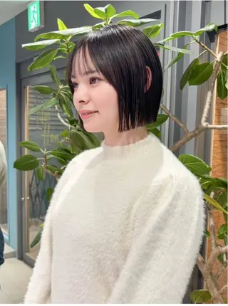 ショート カラー 伊藤 優里のヘアスタイル