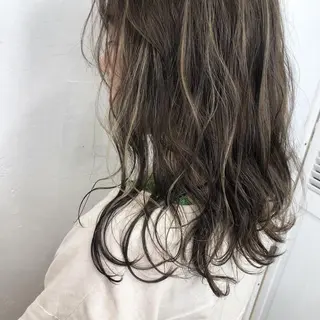 セミロング カラー ブリーチカラーレイヤ ーカット🦋annaのヘアスタイル