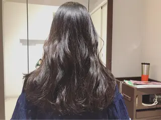 ロング カラー 高澤 まなみのヘアスタイル