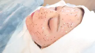 夏秋美肌サロン所属・毛穴改善フェイシャル 夏秋美肌サロンのエステ・リラクイメージ