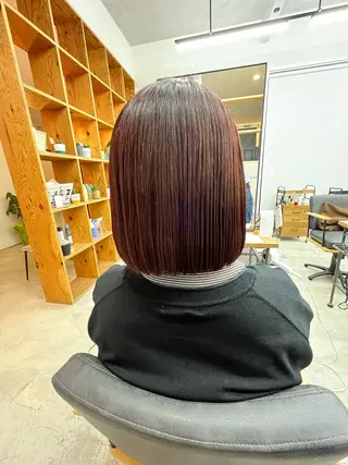 ショート カラー 鴨田 彩音のヘアスタイル