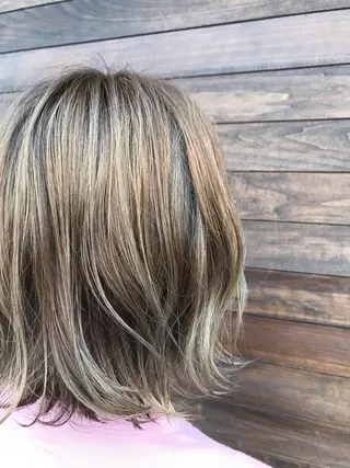 ミディアム カラー 大内 郁のヘアスタイル