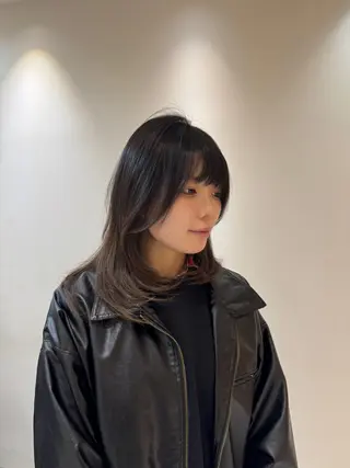 ロング 岡乃 麻衣のヘアスタイル