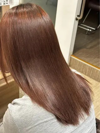 ロング 新家 里穂のヘアスタイル