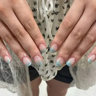 ネイル 𝑟𝑖𝑠𝑎 🕯‎🤍のネイルデザイン