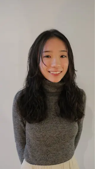 セミロング ウシロダ メグミのヘアスタイル