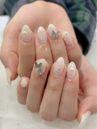 ネイル Zir nail 津田沼店所属・☁️ ゆい 🧸💛のネイルデザイン