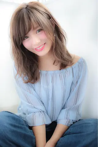 セミロング パーマ 💘トレンドスタイル 💘透明感ヘアのヘアスタイル