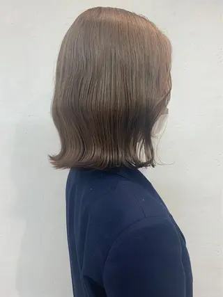 ミディアム カラー ナチュラルベージュ/ 顔周りカット/由喜のヘアスタイル
