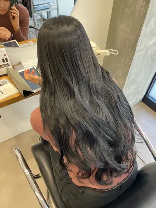 ロング 佐藤 由依/透明感カラーのヘアスタイル